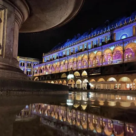 Al Teatro Lägenhet Padua